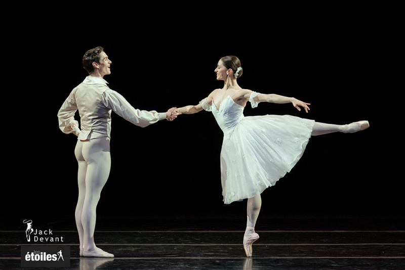 Marianela Núñez e William Bracewell in &quot;Coppelia&quot;. Foto Jack Devant