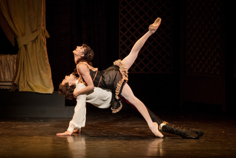 D. Gilbert (Mary Vetsera) e H. Marchand (Prince Rodolphe) in &quot;Mayerling&quot;, coreografia Kenneth MacMillan. Foto Ann Ray