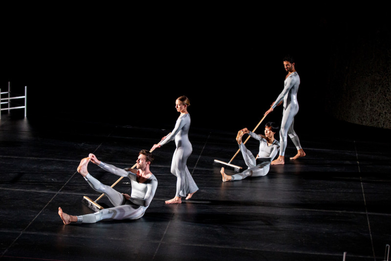 &quot;Astral Converted / Working Title&quot;, coreografia Trisha Brown. Foto Andrea Veroni, Fondazione Festival dei Due Mondi