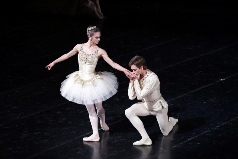 Jewels-Diamonds-Cor. George Balanchine © The Balanchine Trust Polina Semionova e Friedemann Vogel 