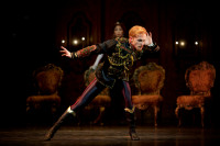 Steven McRae (Prince Rudolf) in "Mayerling", coreografia Kenneth MacMillan. Foto Alice Pennefather, ROH