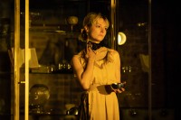 Lydia Wilson in "The Duchess of Malfi", regia Rebecca Frecknall. Foto Marc Brenner