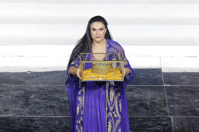 Laura Marinoni in “Medea” regia Federico Tiezzi. Foto Ivan Nocera