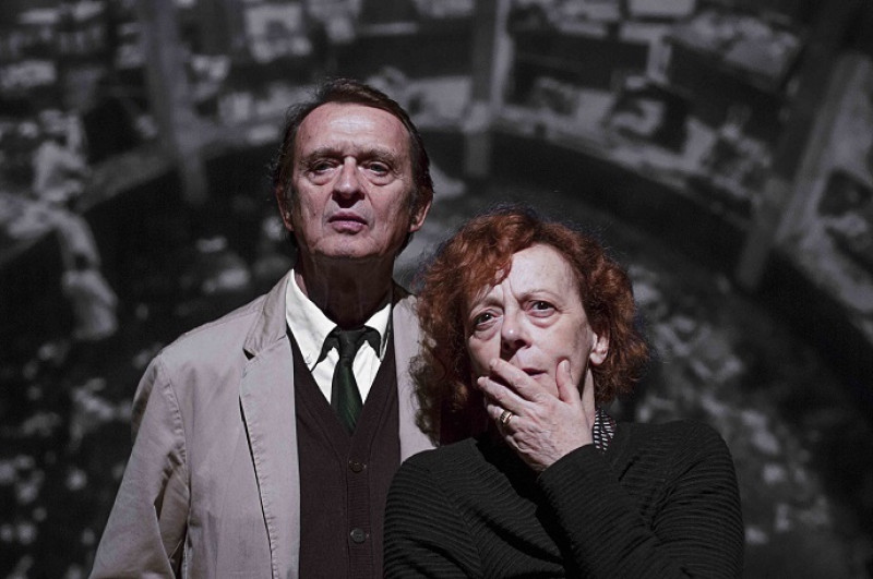 Laura Curino e Renato Sarti in &quot;Il rumore del silenzio&quot;, regia Renato Sarti. Foto Jacopo Gussoni