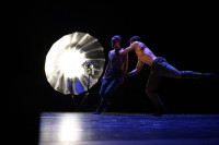"O", coreografia Philippe Kratz. Foto Ralf Mohr