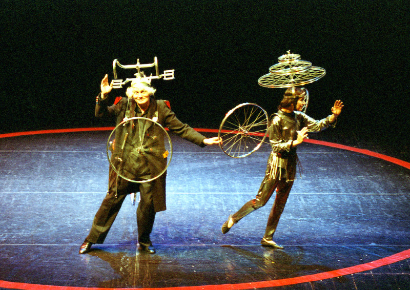 &quot;Rumba&quot;, regia Jean Baptiste Thierrée, Victoria Chaplin. Foto Luigi Cerati