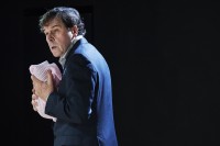 Stephen Rea in "Cyprus Avenue", regia Vicky Featherstone. A Royal Court Theatre and Abbey Theatre production. Foto Ros Kavanagh