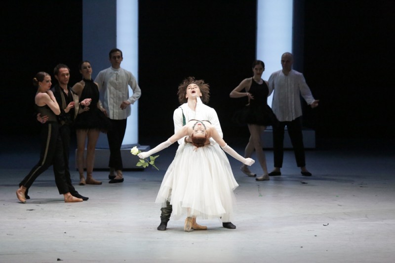 Ekaterina Krysanova e Vladislav Lantratov in &quot;La Bisbetica Domata&quot;, coreografia Jean-Christophe Maillot. Foto Damir Yusupov