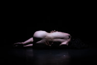 "Kokoro" coreografia Luna Cenere. Foto Riccardo Panozzo