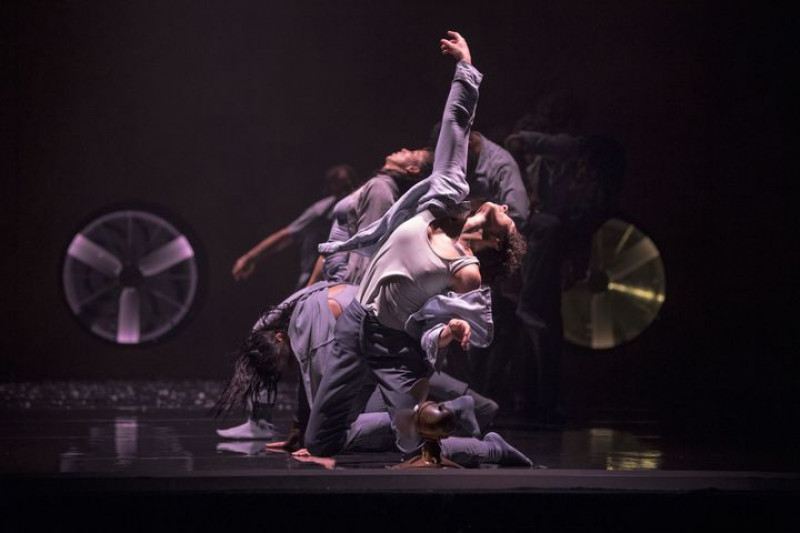 &quot;ZÉPHYR&quot;, coreografia Mourad Merzouki. Foto Luca Rapetti