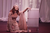 Isabelle Huppert in “Bérénice”, regia Romeo Castellucci