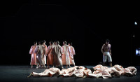 English National Ballet in "The Rite of Spring" by Mats Ek for EK / FORSYTHE / QUAGEBEUR. Foto Laurent Liotardo