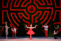 Maria Chiara Bono in "Alice’s Adventures in Wonderland", coreografia Christopher Wheeldon. Foto Serghei Gherciu