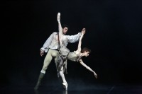 Svetlana Zakharovae Roberto Bolle in "Manon", coreografia Kenneth MacMillan. Foto Brescia e Amisano, Teatro alla Scala