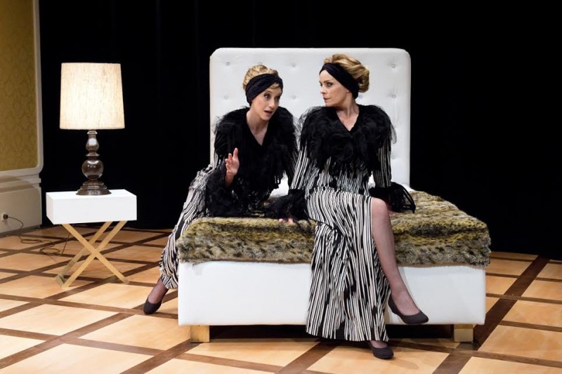 Galatea Ranzi e Sara Putignano in &quot;Soap opera&quot; regia Cesare Lievi. Foto Tommaso Le Pera