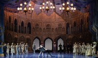 Alessandra Amato e Claudio Cocino in "Il Lago dei Cigni", coreografia Benjamin Pech. Foto Yasuko Kageyama