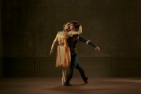 Madeleine Graham e Joseph Skelton in "Romeo e Giulietta", coreografia Francesco Ventriglia. Foto Ross Brown