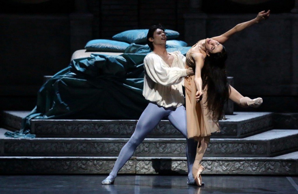 Alessandra Ferri e Herman Cornejo  in &quot;Romeo e Giulietta&quot;, coreografia Kenneth MacMillan. Foto Brescia e Amisano, Teatro alla Scala