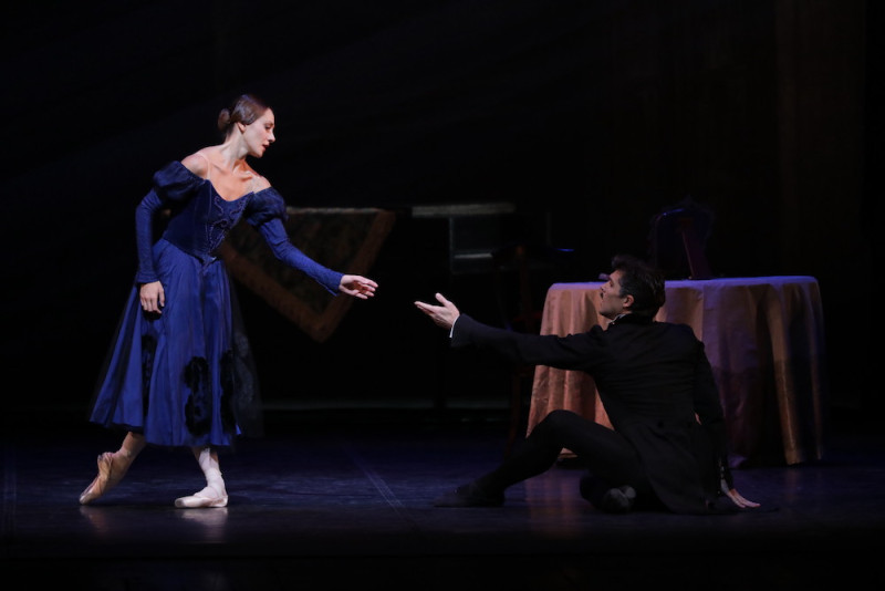 Nicoletta Manni e Roberto Bolle in &quot;Onegin&quot;, coreografia John Cranko. Foto Brescia e Amisano, Teatro alla Scala