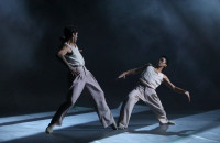 Gioacchino Starace e Frank Aduca in "Memento", coreografia Simone Valastro. Foto Brescia e Amisano,Teatro alla Scala 