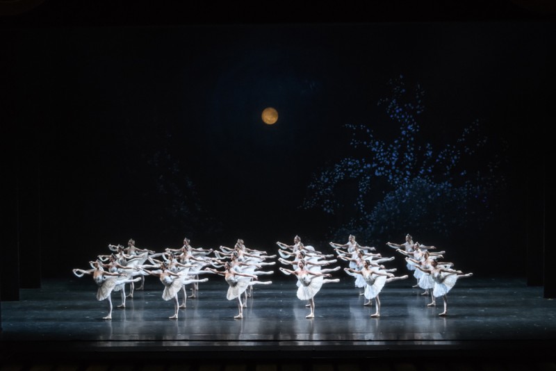 Artisti del Royal Ballet in &quot;La Bayadere&quot;. Foto Bill Cooper