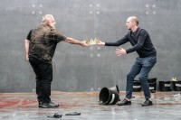 "The Tragedy of King Richard the Second". Simon Russell Beale e Leo Bill. Foto Marc Brenner