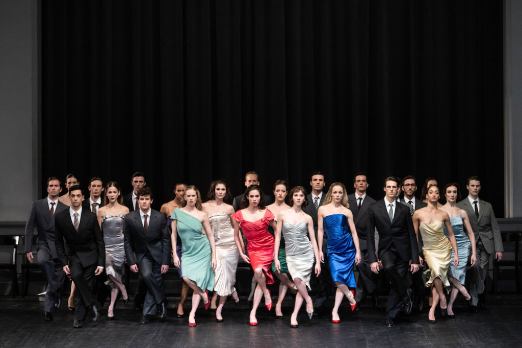&quot;Kontakthof&quot;, coreografia Pina Bausch. Foto Julien Benhamou, Opéra national de Paris