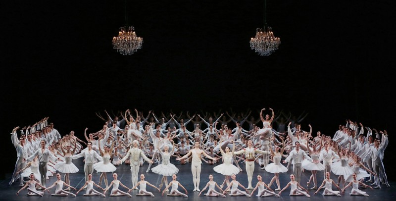 “Serata Nureyev” Défilé finale. Foto Brescia e Amisano Teatro alla Scala.