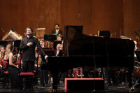 Filarmonica della Scala | David Fray, pianoforte | Lorenzo Viotti, direttore. Foto Brescia - Amisano, Teatro alla Scala